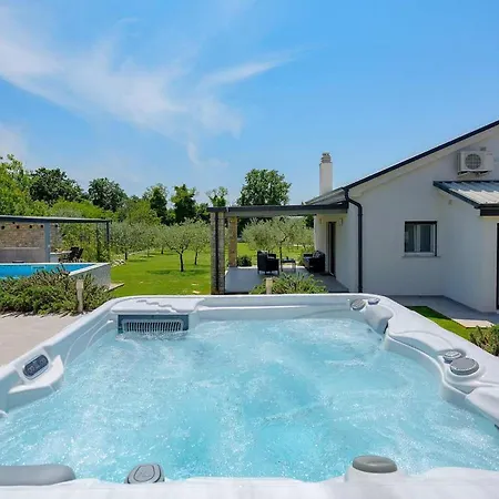Holiday home Crystallina